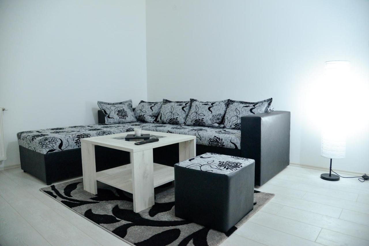 Best Apartments Paracin Luaran gambar